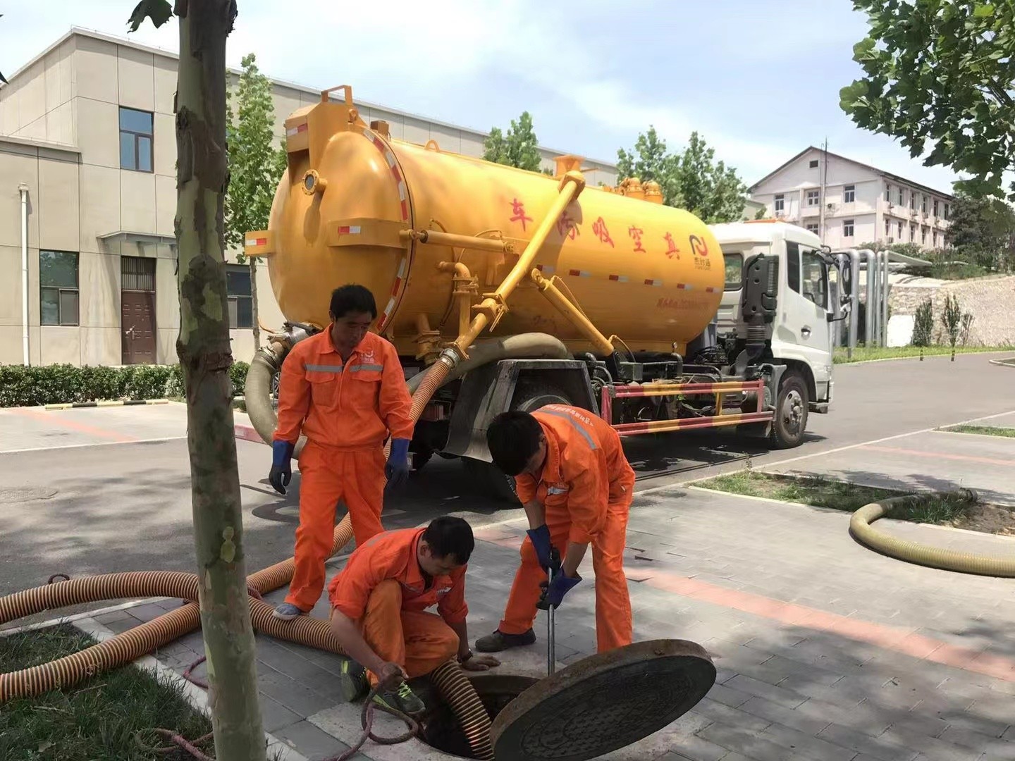 泰和化粪池清理与5-8吨吸粪车施工效率分析